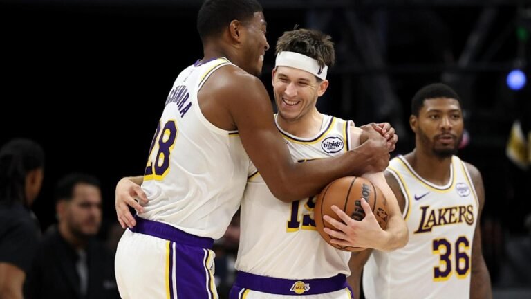 Sacramento kings vs Lakers standings