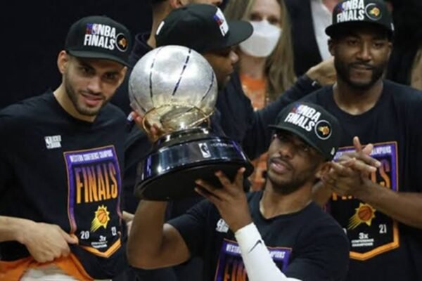 Does Chris Paul Have a Ring