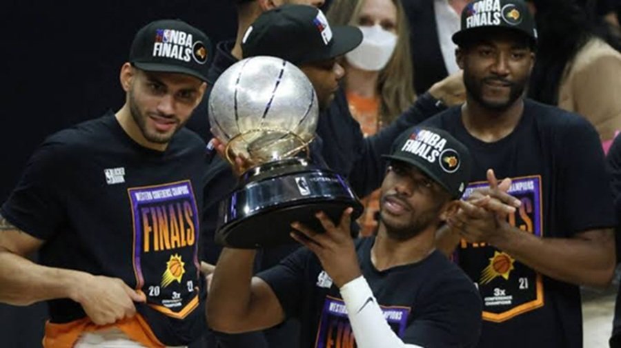 Does Chris Paul Have a Ring